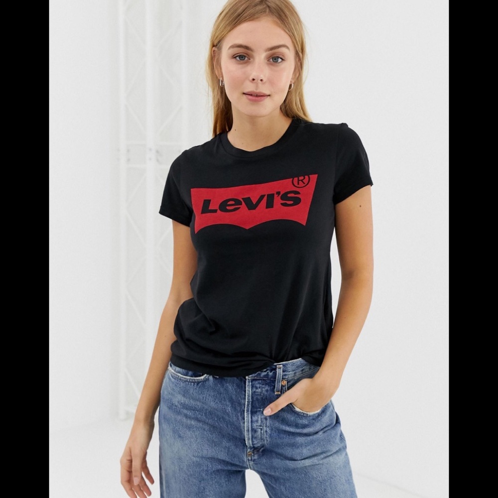 Womens Original Authentic Levi t shirt